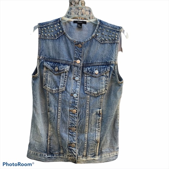 Forever 21 Denim Studded Sleeveless Women Washed Punk Vest Size Medium - Picture 1 of 8